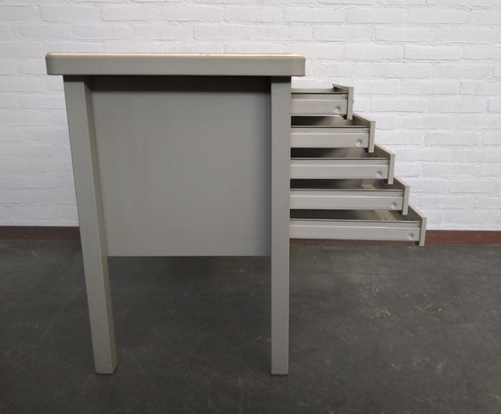 Image 1 of Gispen metalen bureautje met 5 lades 