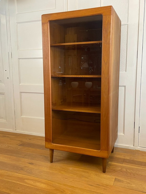 Image 1 of Vintage Deense teak vitrine van Silkeborg Møbelfabrik – glazen deur