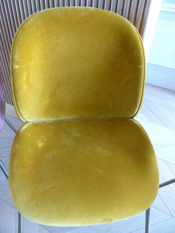 Image 1 of Set aus 8 „Beetle Dining Chair“-Stühlen in Samt von GUBI, Design Stine Gam & Enrico Fratesi