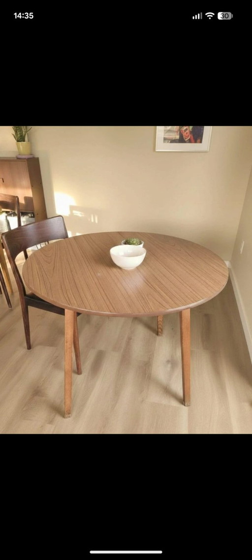 Tavolo da pranzo rotondo in legno