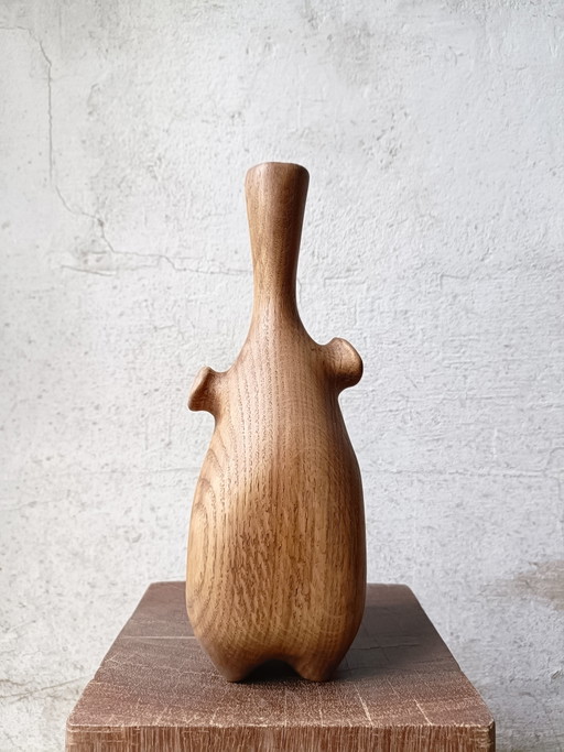 Vase/Skulptur aus geschnitzter massiver Eiche