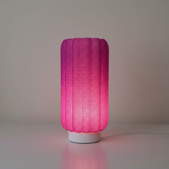 Image 1 of Moderne Tischleuchte mit warmem Umgebungslicht