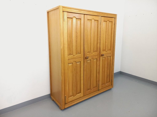 Armoire dressing vintage Guillerme et Chambron en chêne massif des années 60