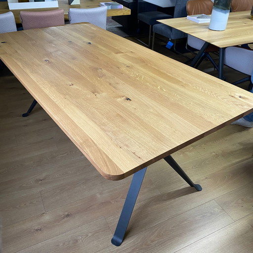 Mailand – Bert Plantagie, eettafels