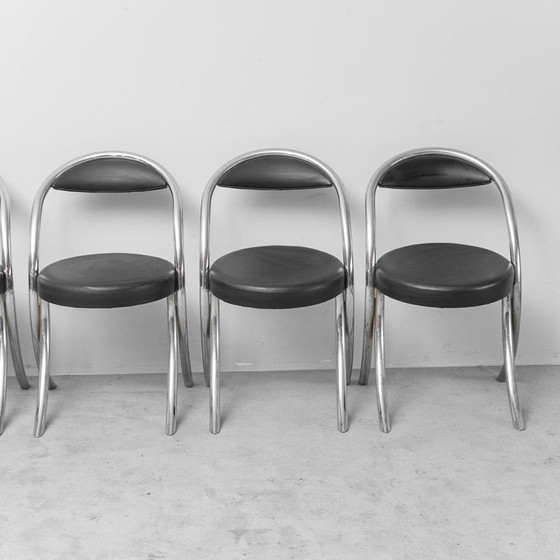 Image 1 of SET VAN 6 VINTAGE GIOTTO STOPPINO-STIJL STOELEN UIT DE JAREN 70 – VERCHROOMDE DESIGNERSTOELEN MET ZWART KUNSTLEER