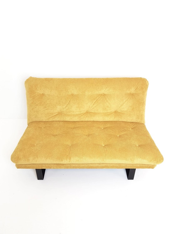 Artifort Kho Liang Le Bank 1,5 Zit Nieuw Gestoffeerd Gele Rib – 2 zitsbanken, Metal, Textile, Vintage (photo 9 of 15)