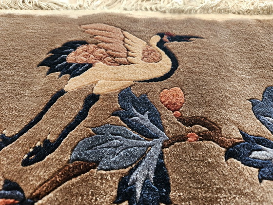 Handgeknoopt zijden vloerkleed met kraanvogelmotief, China, jaren 50 – Vloerkleden en tapijten, Silk (photo 14 of 18)