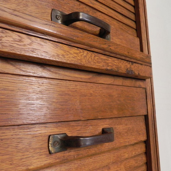 Image 1 of Cassonetto per tapparella alto 229 cm con due ante una sopra l'altra, anni '30