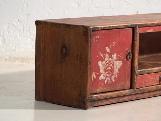 Antiker niedriger Schrank aus Ulmenholz – China, ca. 1900 – Sideboard, Iron (photo 18 of 40)