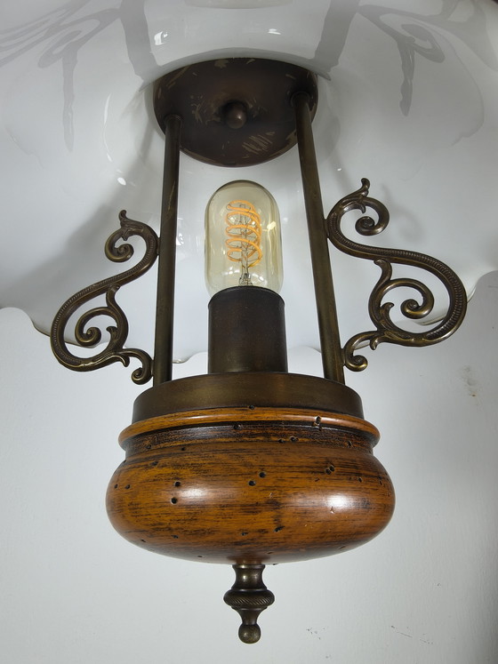 Image 1 of Lampada a sospensione vintage con paralume in vetro opalino, anni '70/'80