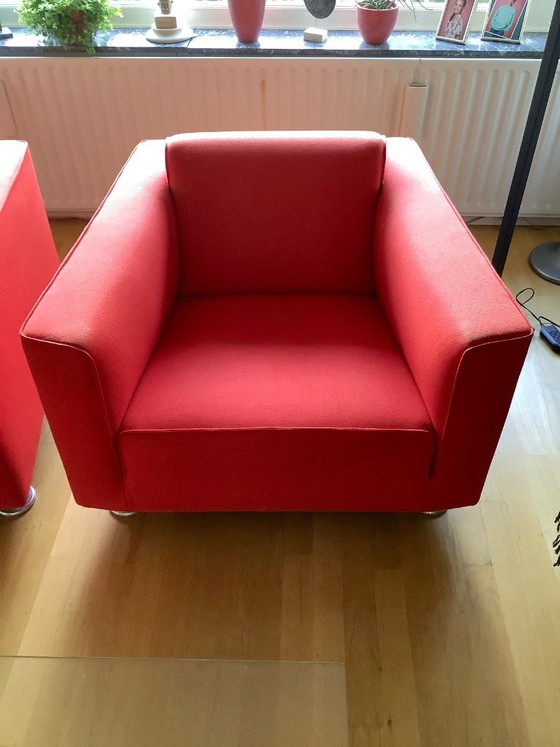 2 rote Sessel von roderick vos, Design on Stock, Stoff (Foto 13 von 16)