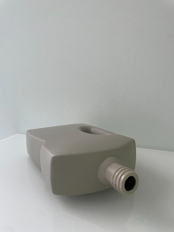 Image 1 of Keramikvase in Form einer Waschmittelflasche