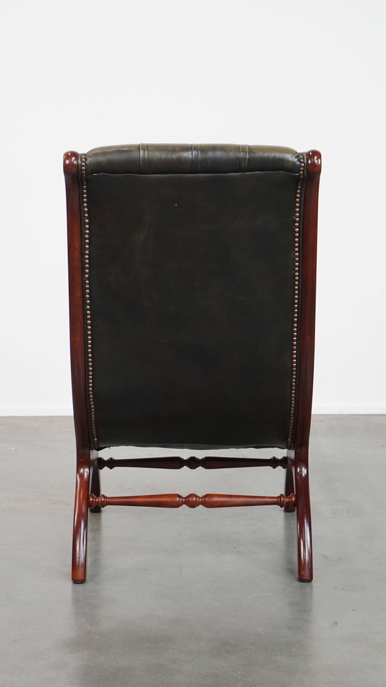 Image 1 of Groene Engelse stijl rundleren chesterfield fauteuil met hout