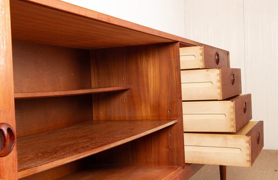 Image 1 of Deens teakhouten dressoir model 42 van Harry Østergaard voor Randers Mobelfabrik 1960.