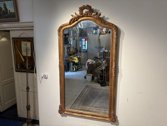 Grande specchio francese con stemma e cornice color oro – Glass, Wood (photo 7 of 10)