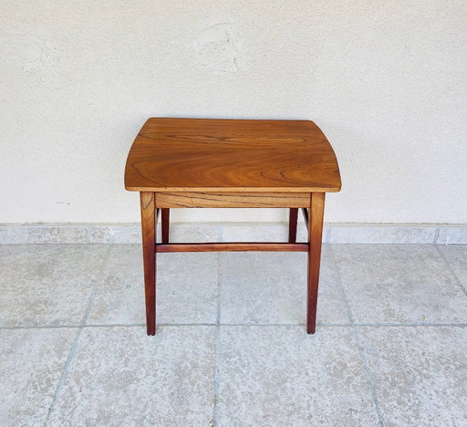 Vintage skandinavischer Beistelltisch aus Walnussholz, 1960
