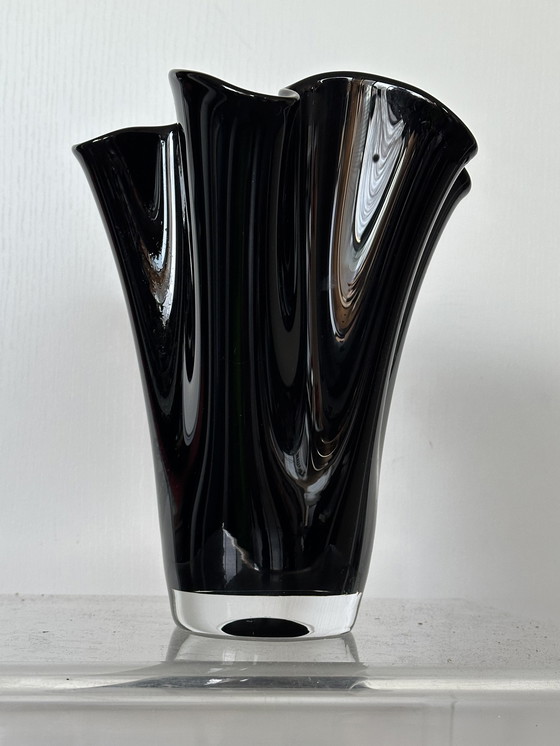Image 1 of Murano glazen vaas zwart vintage jaren 70 zakdoek vaas 