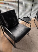 Leman Plus Lounge-Sessel, Stahlfarbe, schwarzes Leder