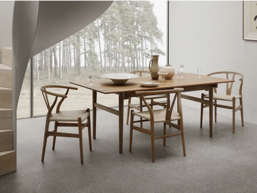 HAns J Wegner CH327 Dinning Table  Manufactured by Carl Hansen&Son