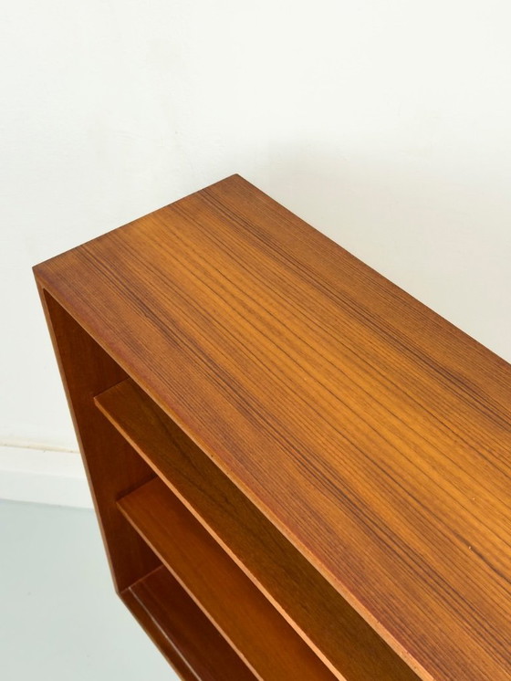 Image 1 of Tablero alto de teca con puerta corredera, años 60