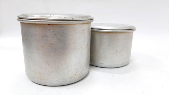Image 1 of Recipientes de aluminio antiguos para almacenar alimentos
