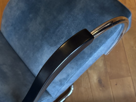 Image 1 of Sillón de terciopelo azul