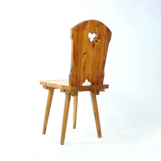 Image 1 of Chaise de salle à manger en bois de style folklorique, Tchécoslovaquie, années 1970