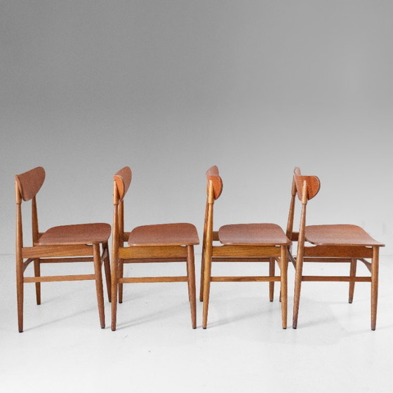 1x Scandinavische houten eetkamerstoelen in de stijl van Hans Wegner, set van vier – Wood, Mid Century Modern (photo 5 of 13)