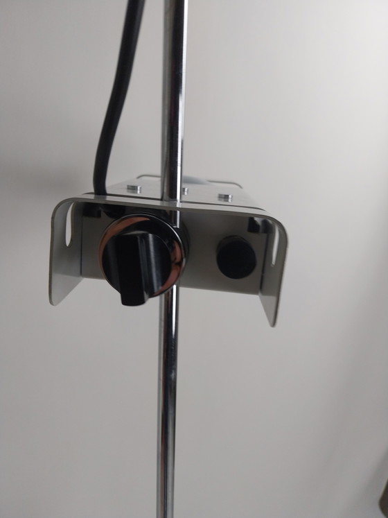 1x Oluce Joe Colombo Spider Floor light 1960s – Metal, Chrome (photo 3 of 7)