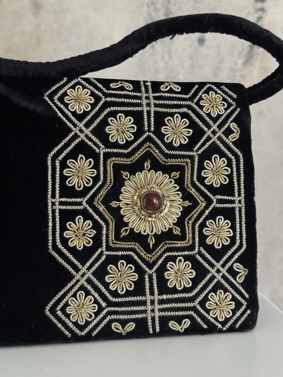 Image 1 of Geborduurde fluwelen tas met steentjes en gouden draden, clutch, vintage
