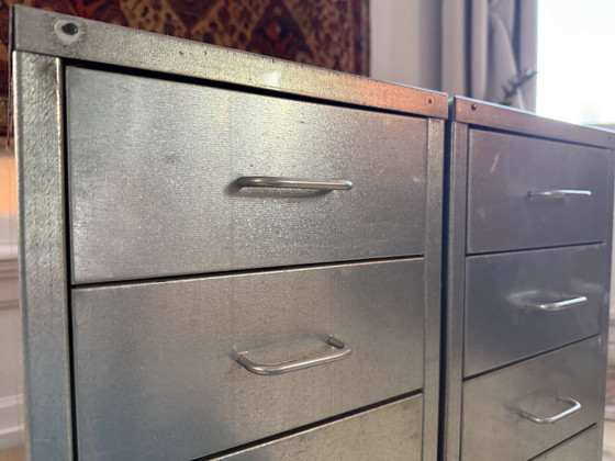 Image 1 of Set di cassettiere in metallo industriale – stile studio vintage