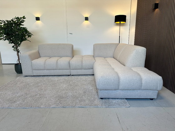 Image 1 of Beige sample sofa in mint condition, 273x216 cm