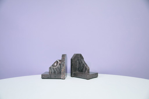 ensemble de supports de livres en marbre rose-gris