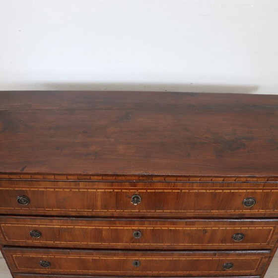 Image 1 of Antieke ladekast van ingelegd walnotenhout, Italië, 18e eeuw