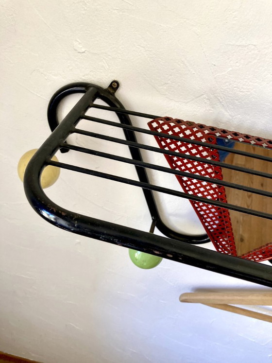 Image 1 of Wandkapstok, jaren 1950, toegeschreven aan Mathieu Matégot