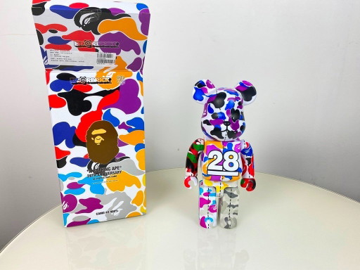 Bearbrick BAPE A BATHING APE 28. Jubiläum 02 CAMO #2 400% MEDICOM Toys