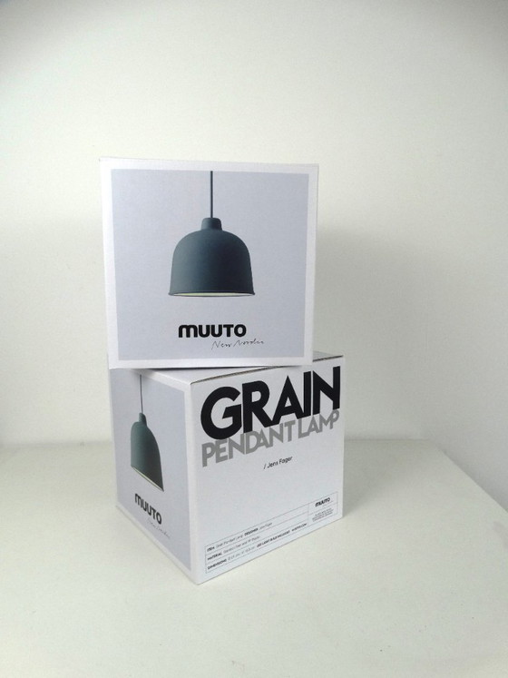 Image 1 of 2 x Lampe suspendue Muuto Grain, édition noire.
