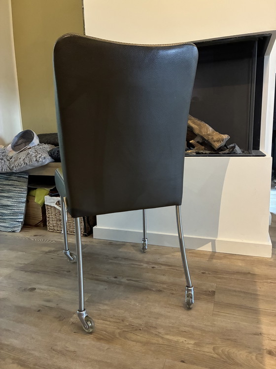 Bert Plantagie Stoelen - Groen/Donker Olijf Leer Op Wieltjes – Eetkamerstoelen, Leather (photo 2 of 8)