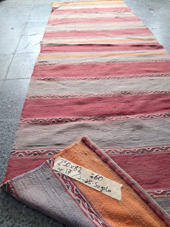 Image 1 of Kilim turco tessuto a mano 250x82 cm