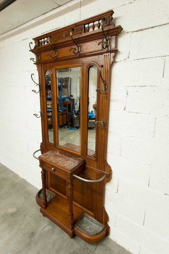 Image 1 of Vestiaire Napoléon III en noyer fin 19e, 3 miroirs, marbre