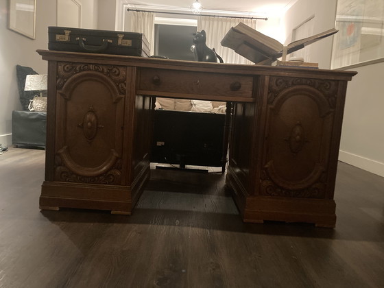 Image 1 of Bureau van eikenhout met stoel