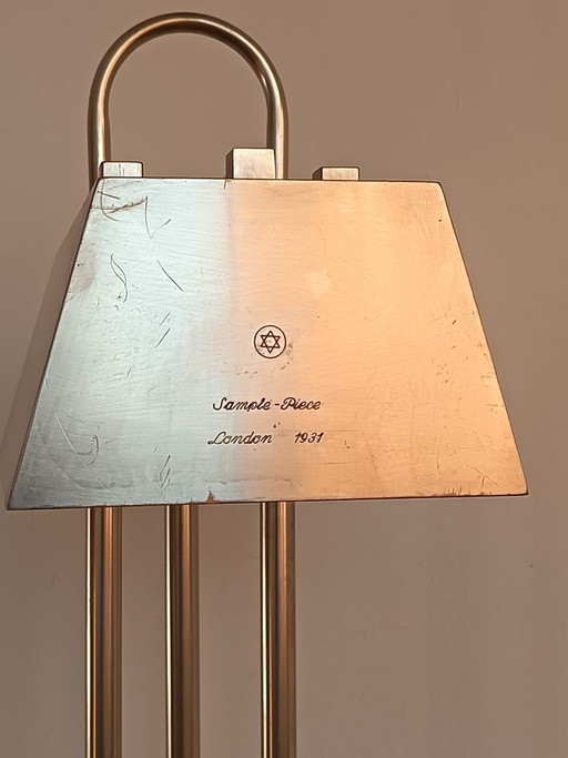 Lampe de table Bauhaus, prototype - Londres 1931. Design de Marcel Breuer ?