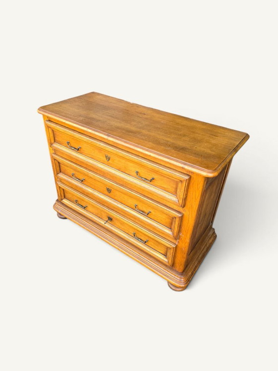 Antieke eikenhouten commode met drie laden in de Lodewijk XIII-stijl. – Ladekasten, Metal, Wood (photo 2 of 5)