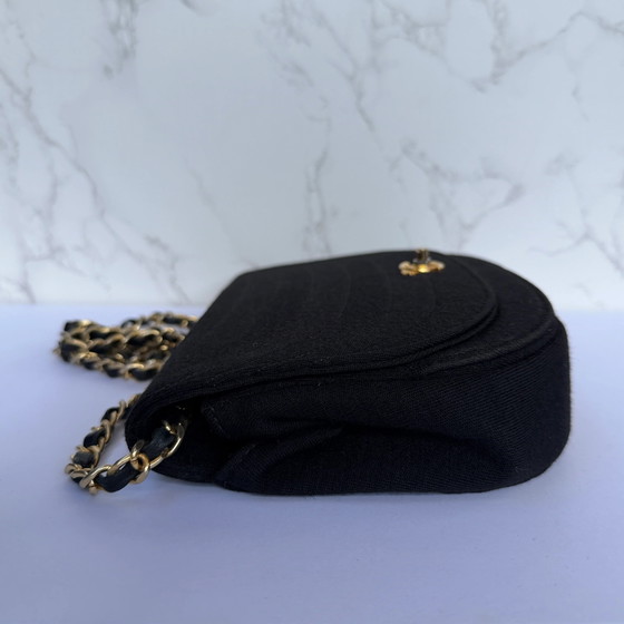 Chanel Vintage Half Moon Flap Tissu Noir – D'occasion – Autres sacs (photo 8 of 11)