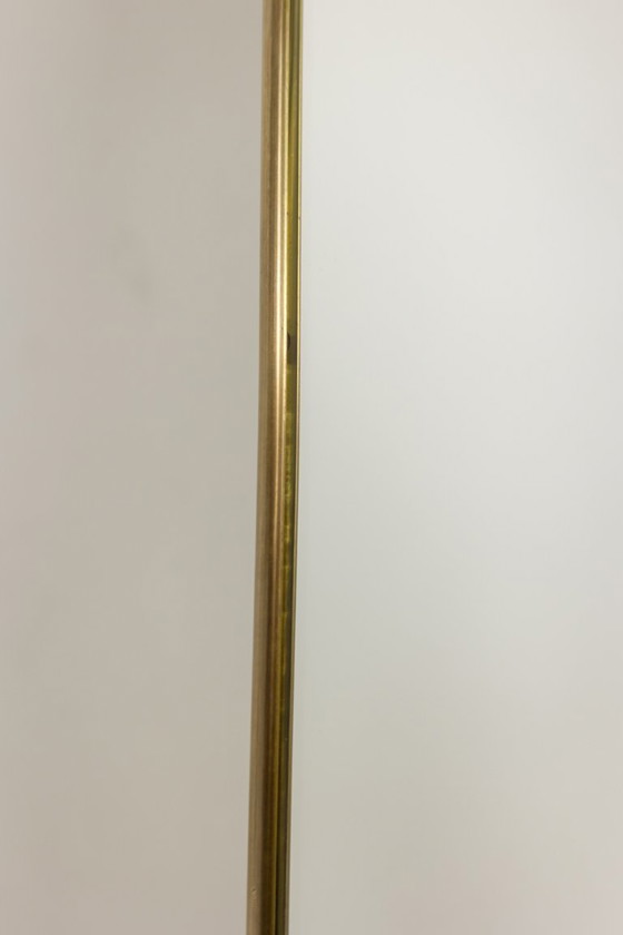 Image 1 of Espejo de Gio Ponti, al estilo de [nombre del diseñador]. Marco de latón dorado. Década de 1980.