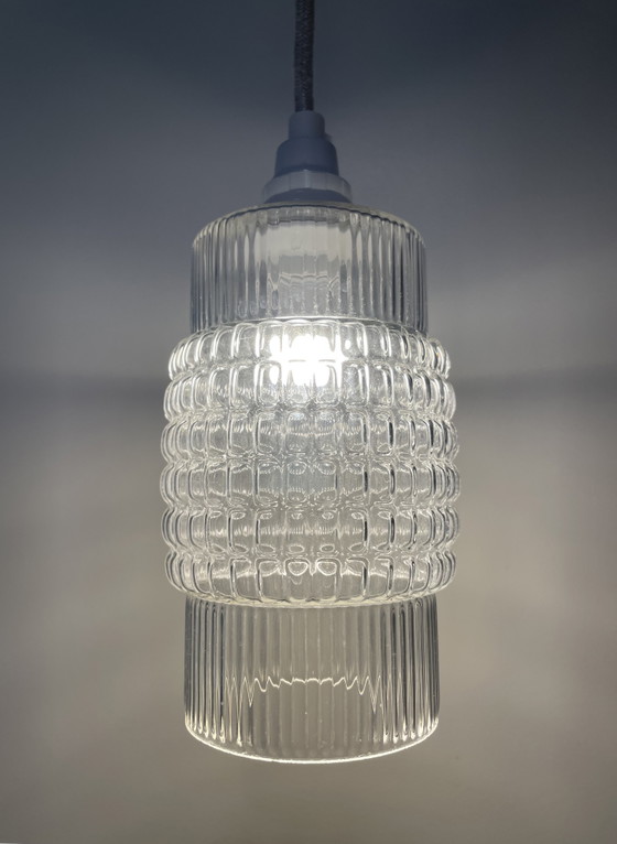 Image 1 of Ensemble de 3 suspensions en verre texturé remises à neuf, style scandinave des années 1970