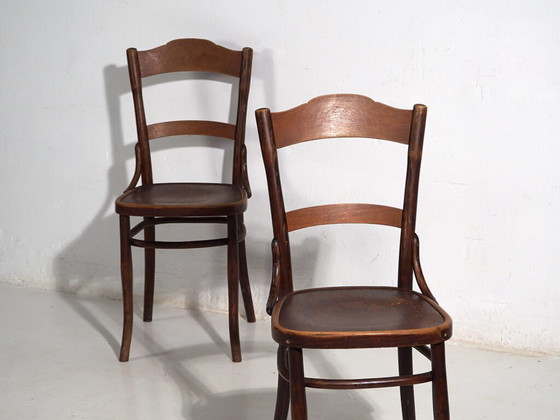 Antique Thonet-Mundus chairs (c.1920). Set of 2 pieces #2 – Dining chairs (photo 22 of 40)