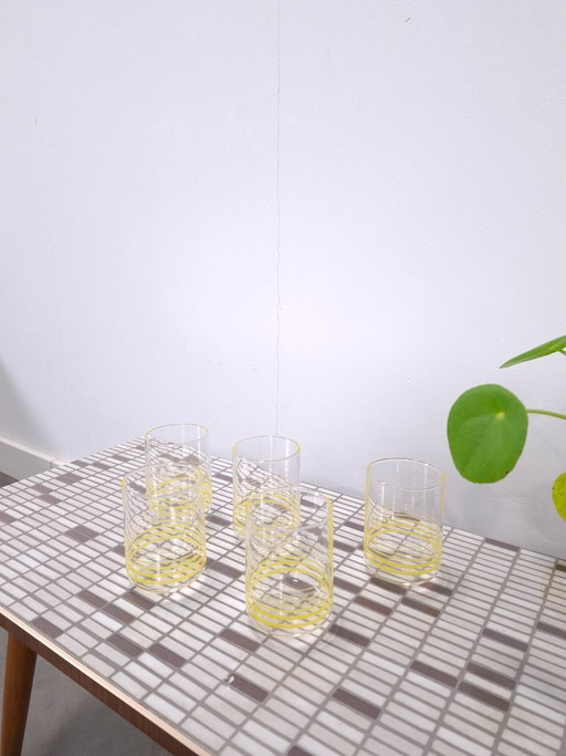 Juego de vasos con rayas amarillas Jena Glas