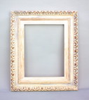 Esclusiva cornice in legno intagliato. Cornice in stile vintage anticato.