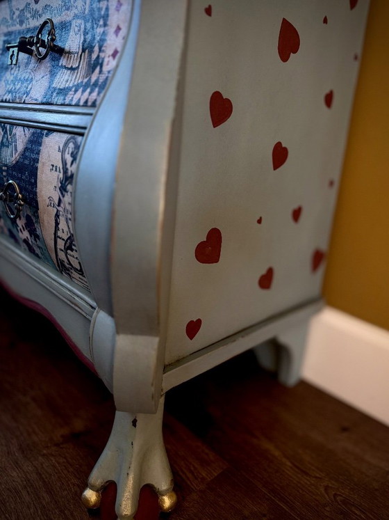 Petite commode Alice au Pays des Merveilles. – Bois (photo 8 of 9)